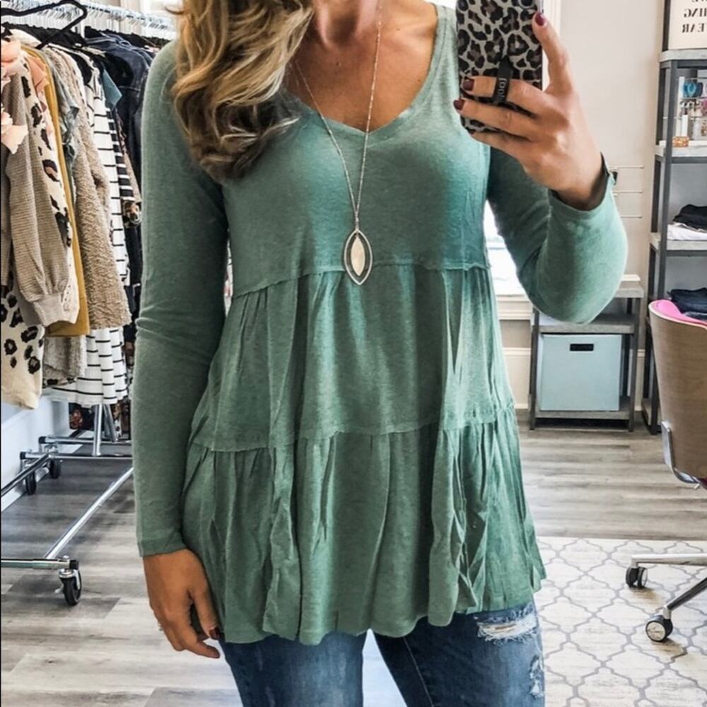 Green V-Neck Long Sleeve Top Small NWT